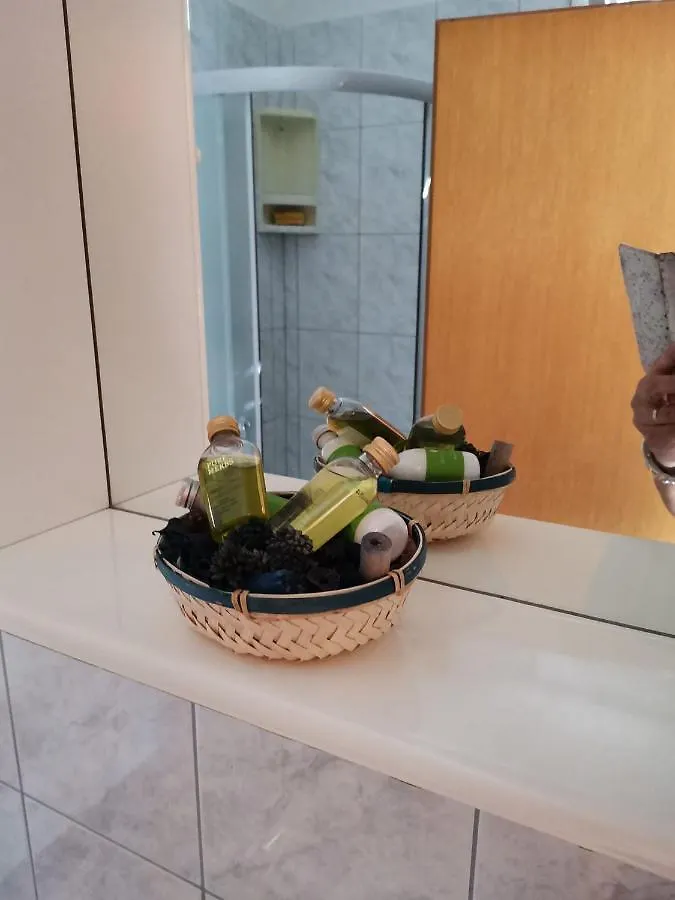 Lovely 2-Bedroom Apartment In נובי ווינודולסקי 0*,